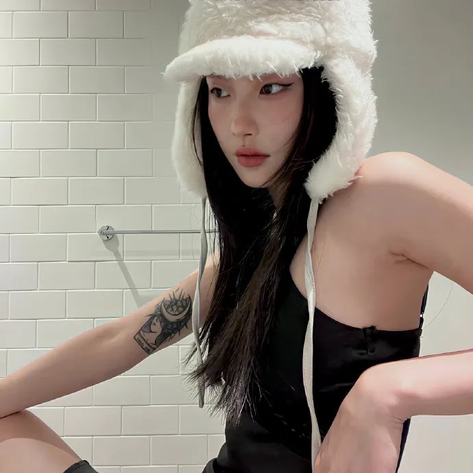 穿成草包，被祸害的一家人有救了